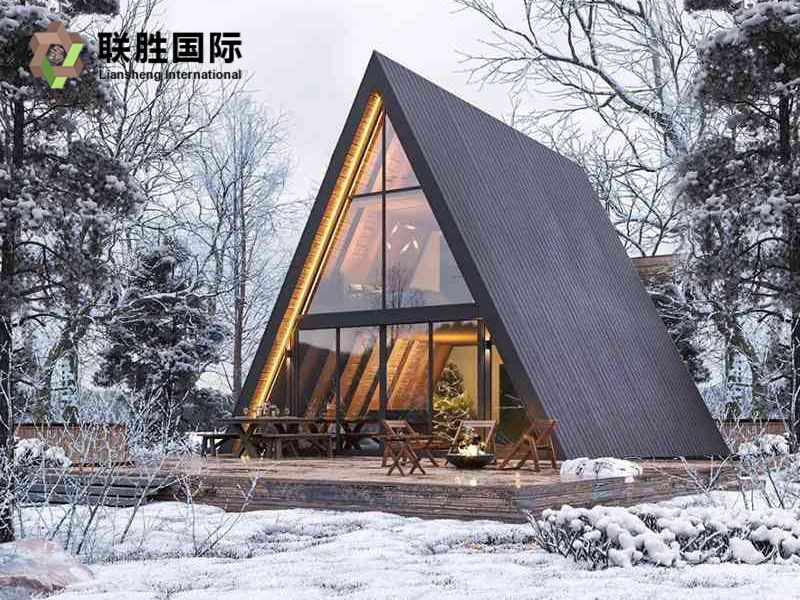 Casa prefabricada triangular con estructura en A